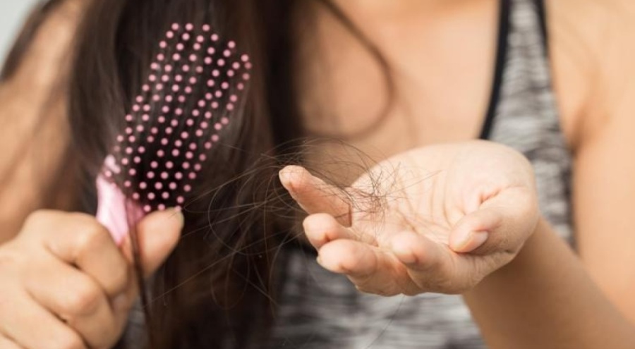 Bu formülle 1 günde saç dökülmesinden eser kalmıyor, yeni saç çıkarıyor!