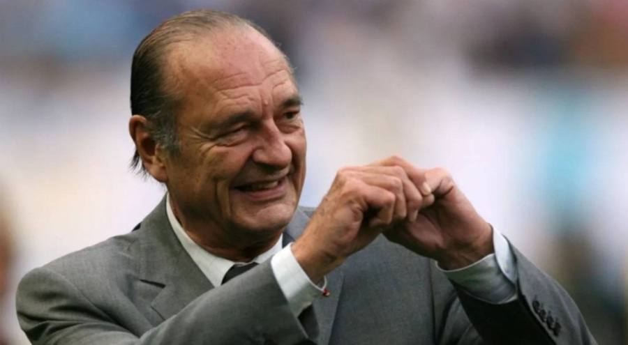 Fransa'da eski cumhurbaşkanının heykeline saldırı