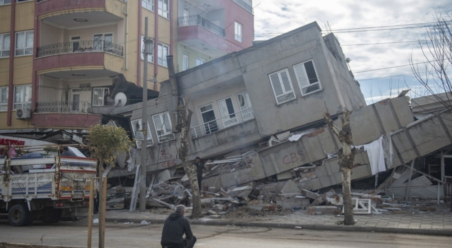Bakan Özhaseki: Orta hasarlı binaların hepsini ağır hasarlı gibi görmeye razıyız