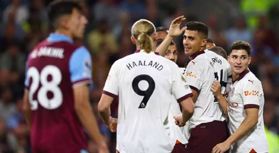 Manchester City, Burnley'i deplasmanda 3-0 yendi