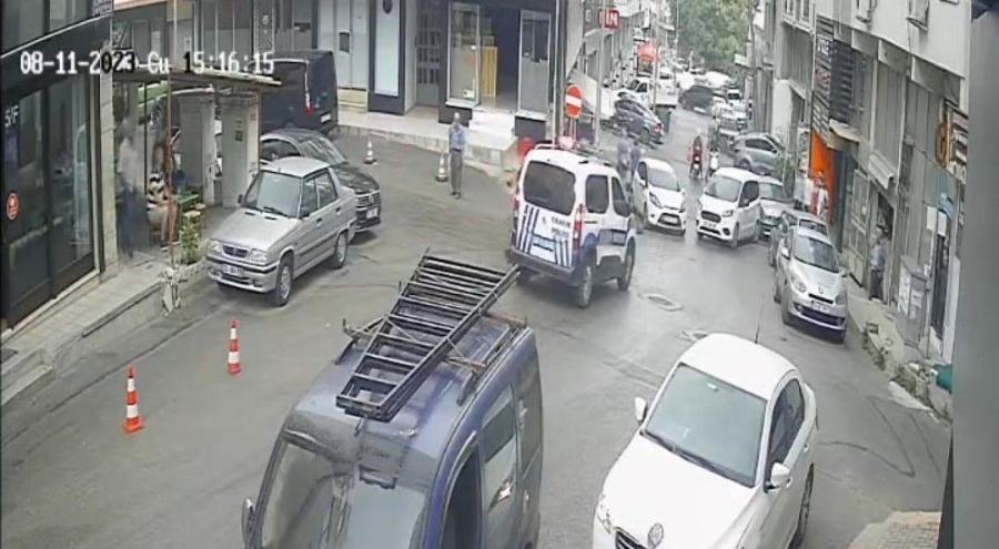 Bursa'da unutulan el freni peş peşe kazaya neden oldu