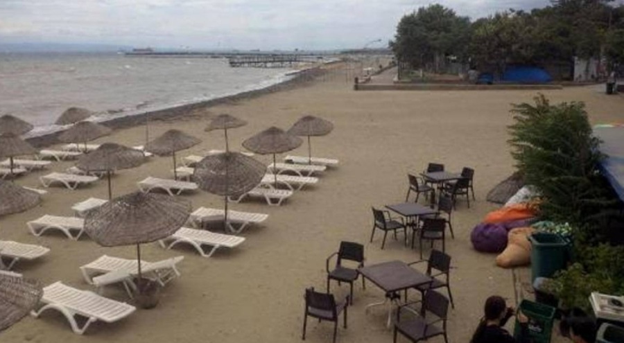 Tekirdağ'da fırtına etkisini gösterdi, plajlar kapatıldı