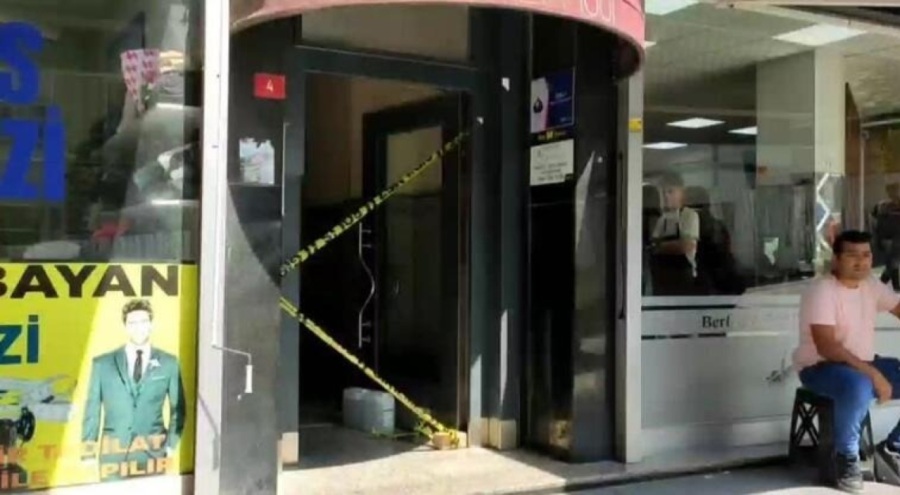 İstanbul'da tüyler ürperten olay! Birlikte yaşadığı kadını 15 yerinden bıçaklayarak öldürdü