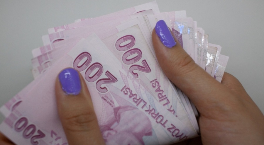 Emeklilerin maaşlarına yansıtılmayan 8 bin 77 liralık seyyanen zam yargıda!