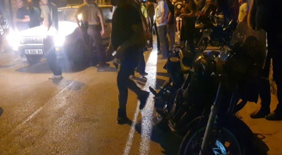 Bursa'da ihbara giderken kaza yapan motosikletli 2 polis yaralandı