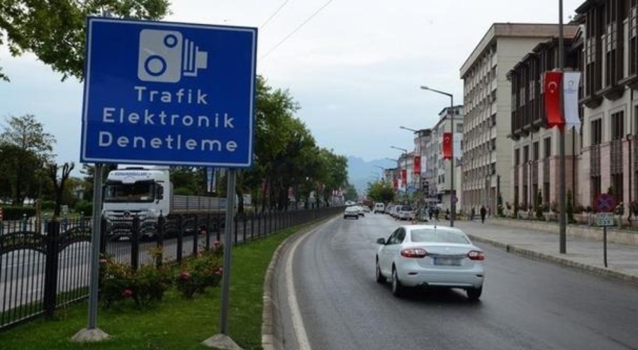 Bütün sürücüleri ilgilendiren emsal karar! Hız sınırını aştı ama cezası iptal edildi