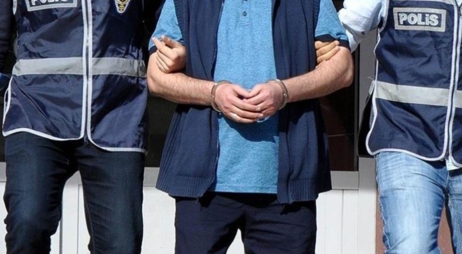 Sınırda 2 FETÖ üyesi gözaltına alındı