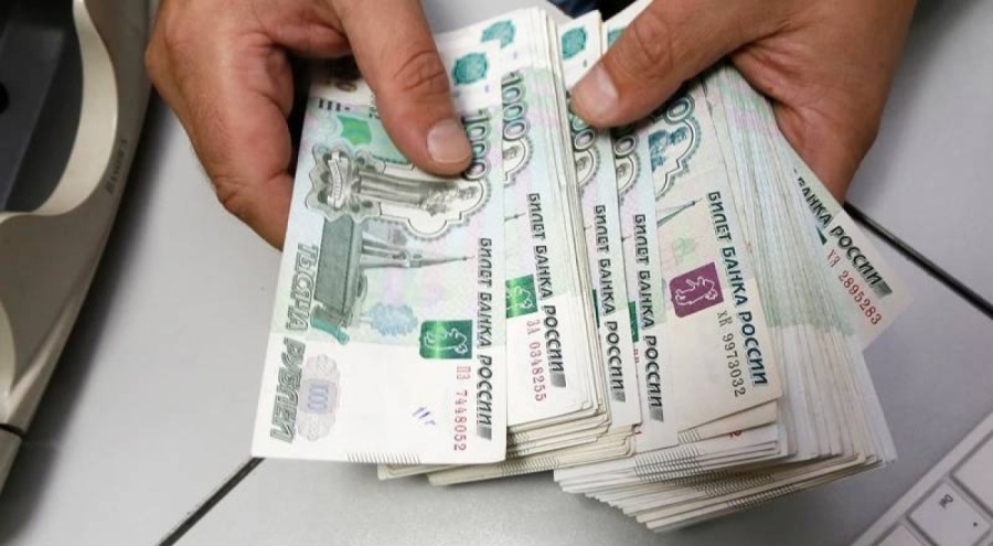 2022'den bu yana ilk! 1 dolar, 100 Ruble'yi aştı