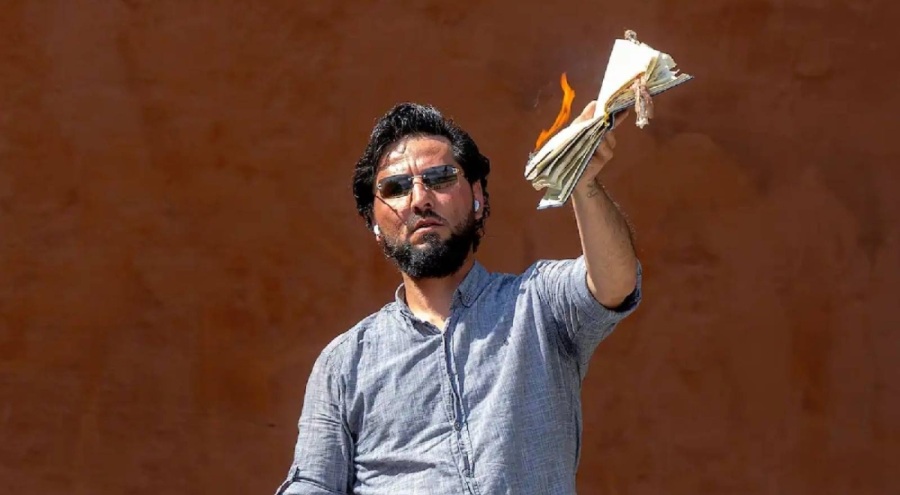 İsveç'te bir provokasyon daha! Kur'an-ı Kerim yakıldı