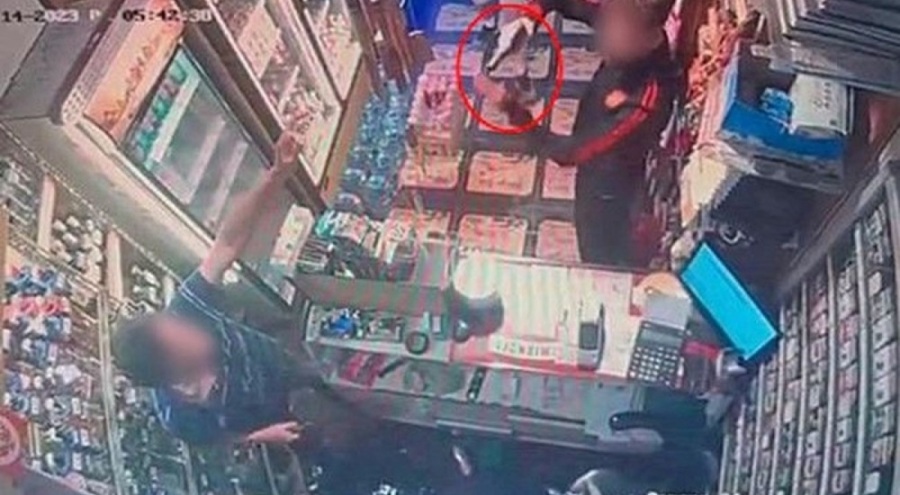 Çorlu'da tekel bayisinde silahlı saldırı: Ambulansı arayan esnafın başında şişe kırdılar