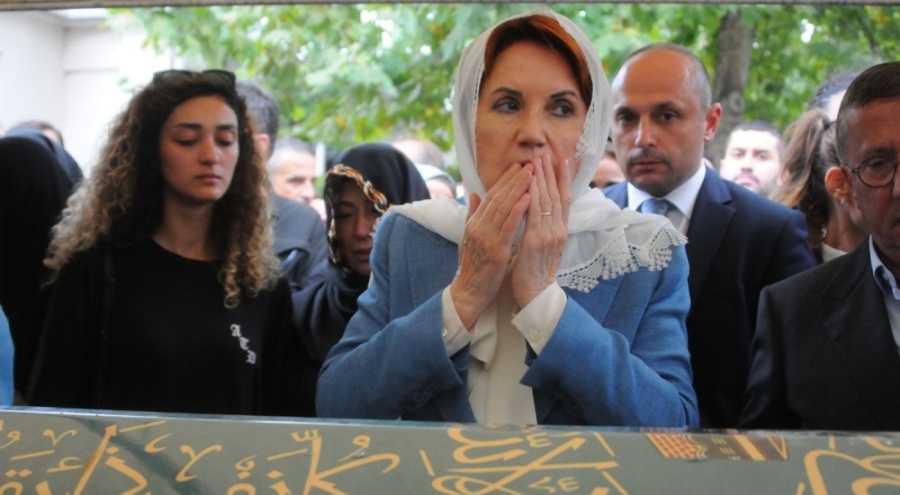 Meral Akşener, İYİ Partili Yıldız'ın cenaze törenine katıldı