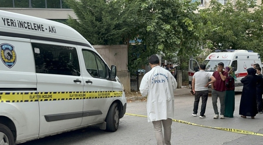 Ataşehir'de cam blokların altında kalan iş yeri sahibi feci şekilde can verdi