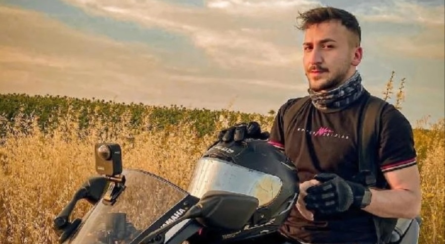 Sosyal medya fenomeni Burak Can Taşan motosiklet kazasında yaşamını yitirdi!