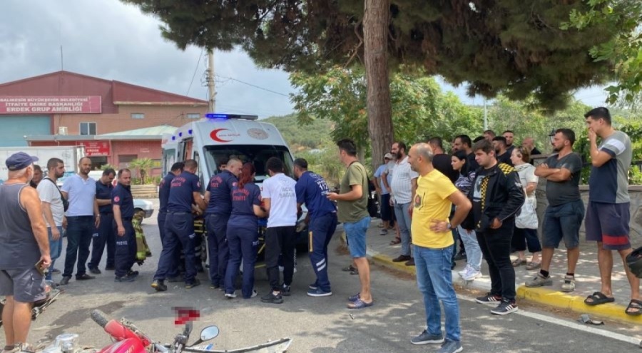 Erdek'te otomobil ile motosiklet çarpıştı: 1 yaralı