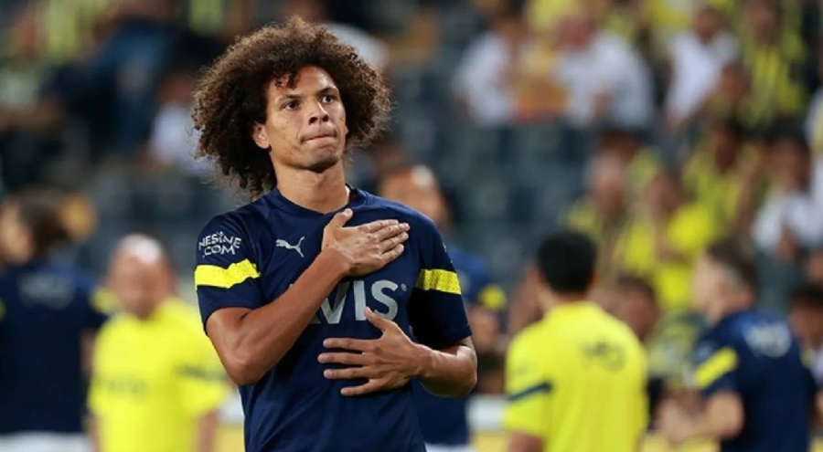 Arao Fenerbahçe'den ayrılıyor