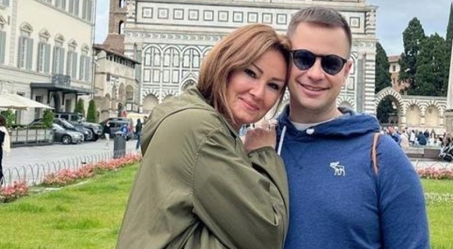 Pınar Altuğ ile Yağmur Atacan evlilik yıl dönümlerini kutladı