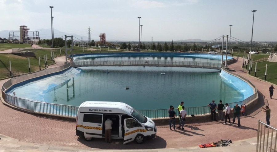 Süs havuzuna giren 2 küçük çocuk yoğun bakıma alındı