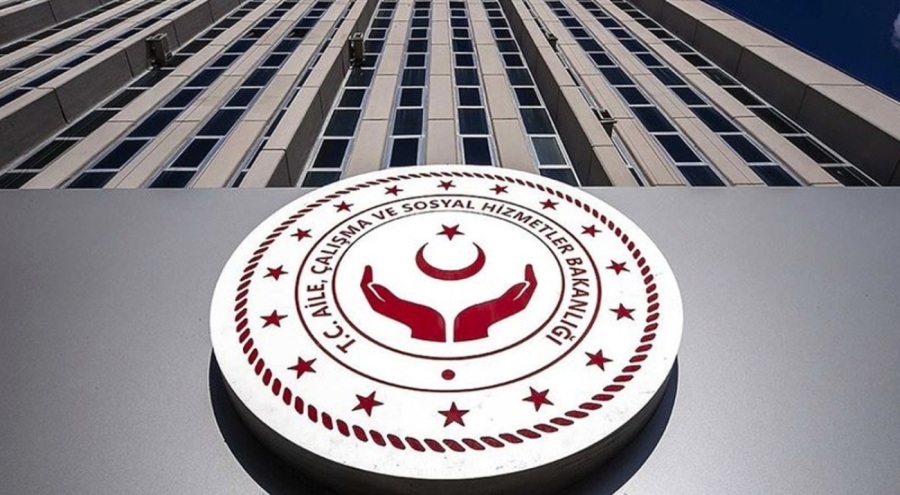 Bakanlıktan, 'Aşık Çocuk Beni Gizlice İzliyor' başlıklı videoya ilişkin açıklama geldi