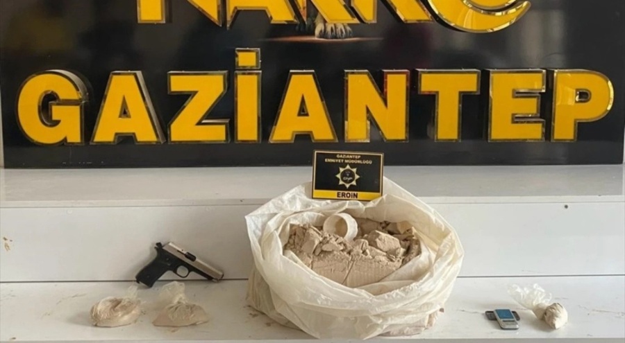 TIR'ın yakıt deposundan 29.5 kilo eroin bulundu