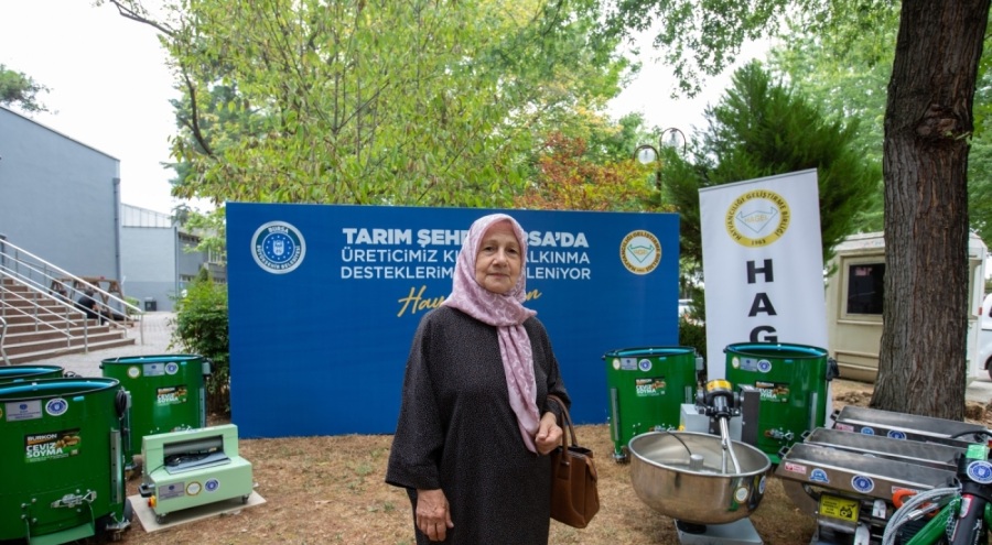 Bursa'da tarım makineleri çiftçilere dağıtıldı