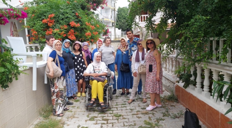 Karacabey Belediyesi'nden özel bireylere gezi