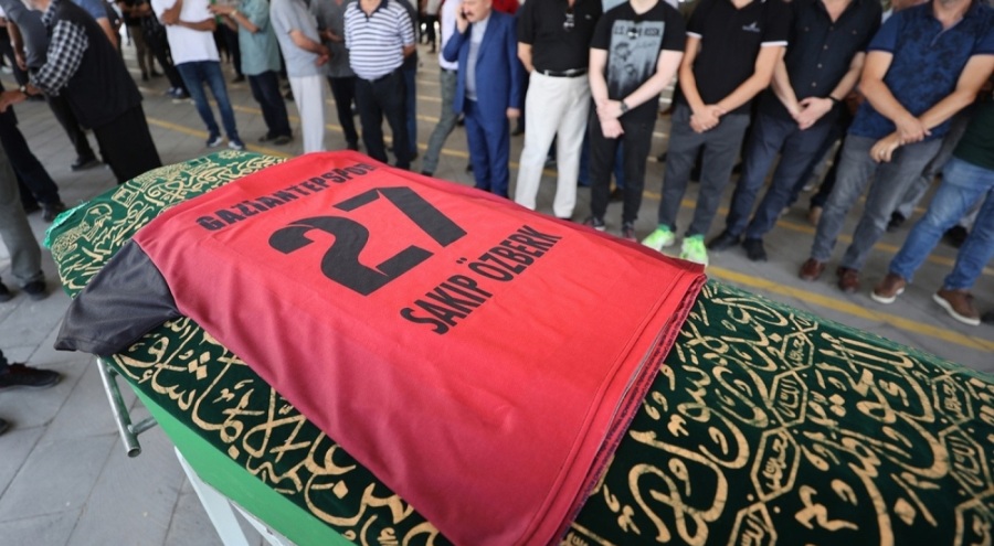 Teknik direktör Sakıp Özberk, memleketi Gaziantep'te defnedildi