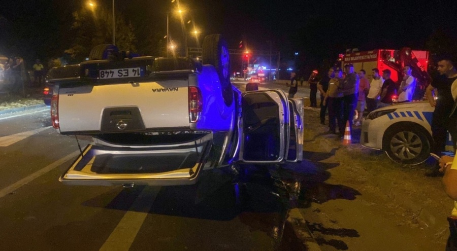 Bolu'da ehliyetsiz sürücü kargaşası! Ters yöne dalarak takla attı