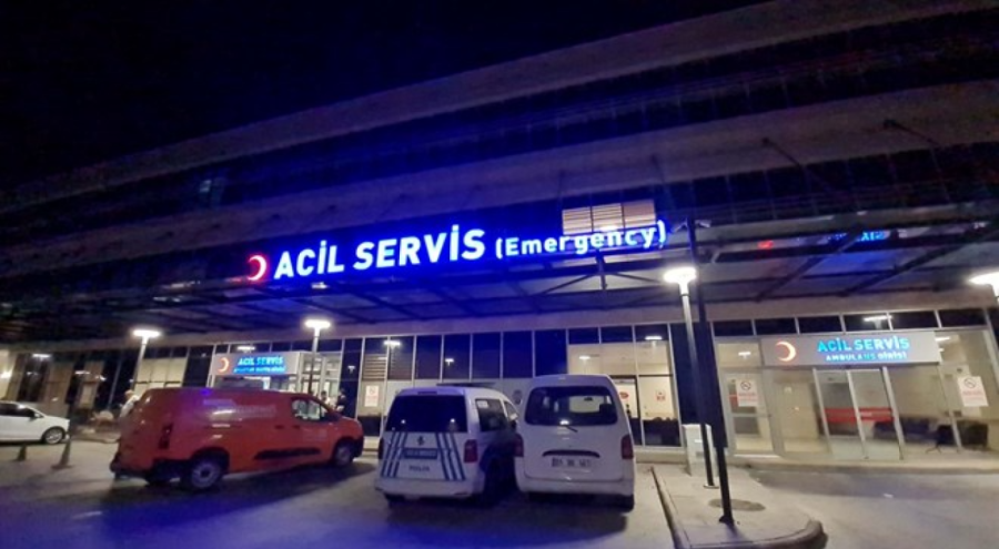 Zincir markette çalışan 17 kişi yemekten zehirlenerek hastaneye kaldırıldı