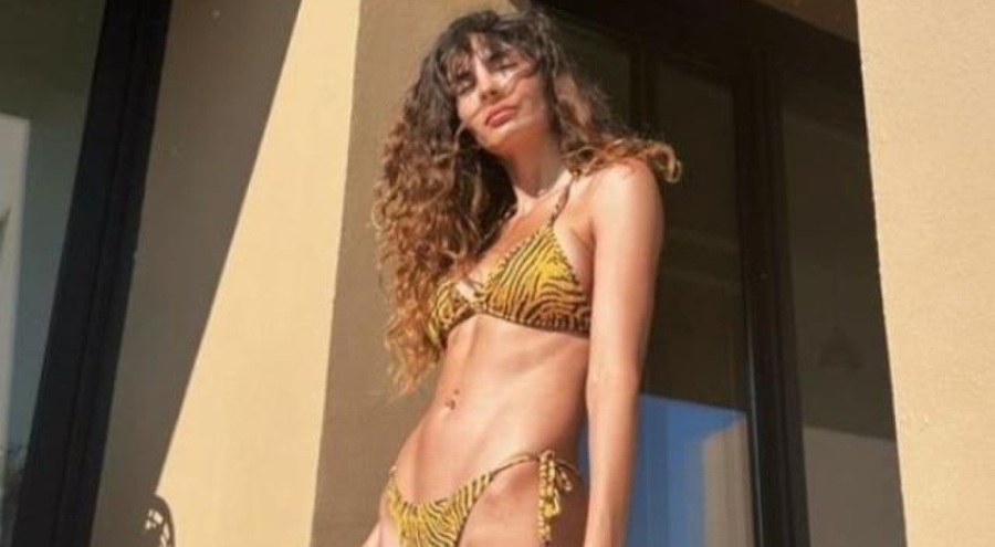 Ebru Şahin'in bikinili pozları olay oldu