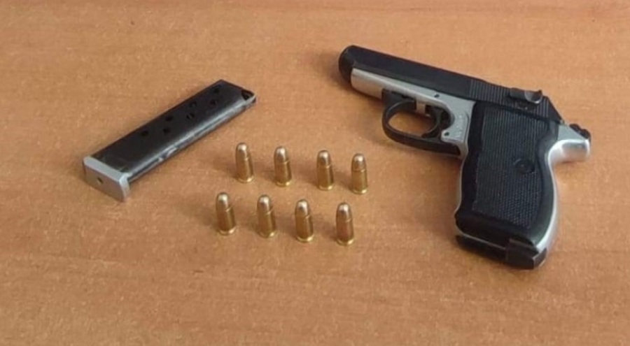 Üzerinde ruhsatsız tabanca taşıyan şüpheliye gözaltı