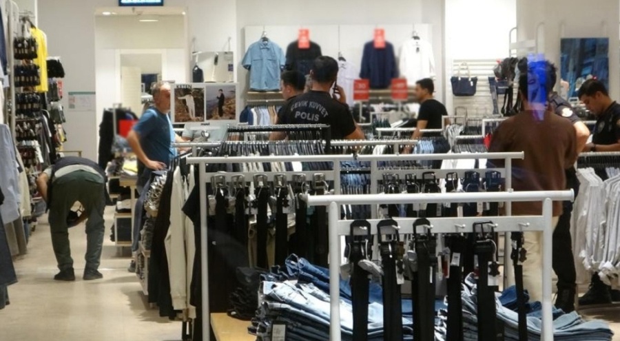 Alışveriş merkezinde tartıştığı müşteriye dehşeti yaşattı