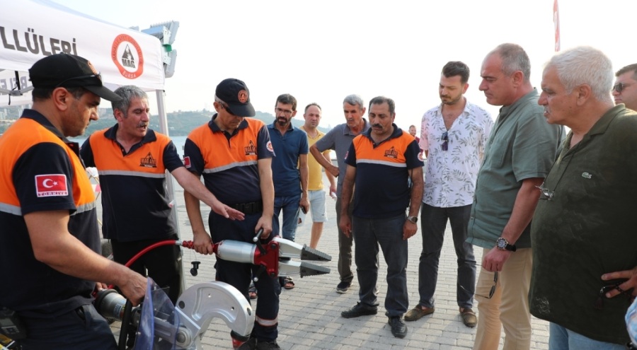 Gemlik Belediyesi'nden Mahalle Afet Gönüllüleri'ne dev destek