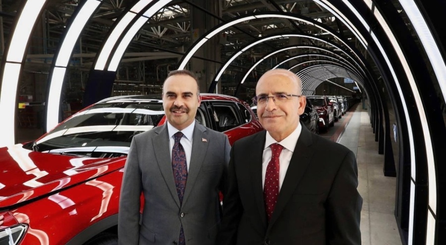 Bakan Şimşek ve Kacır Bursa'daki TOGG tesislerini gezdi
