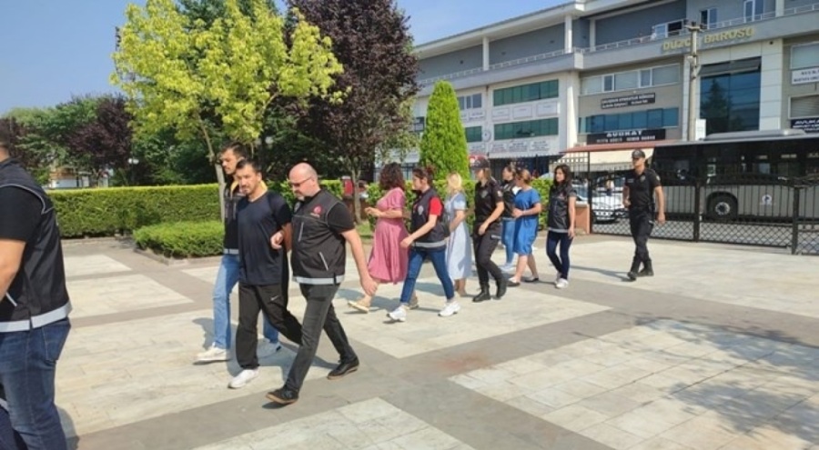 Günlük kiralık evlere uyuşturucu baskını