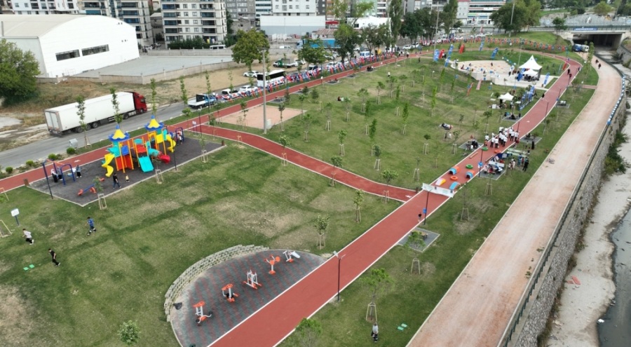 Bursa'da Hacivat Parkı hizmete açıldı