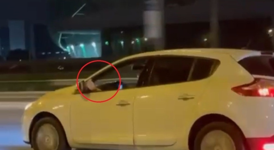 Bursa'da kazaya davetiye çıkardı! Sıcaktan bunalan sürücü ayağını...