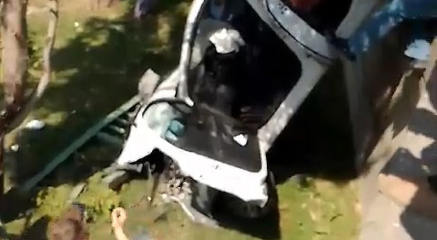 Bursa'da düğüne giden aile şarampole uçtu!