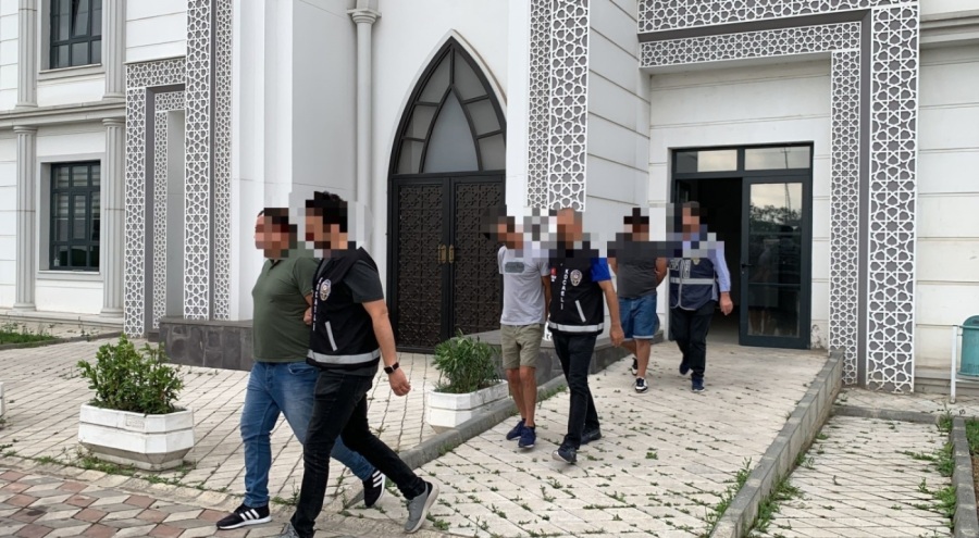 329 bin TL ve 2 kilo altın çalmışlardı, kaçmaya çalışırken yakalandılar