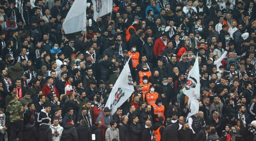 Beşiktaş taraftarından istifa çağrısı geldi!
