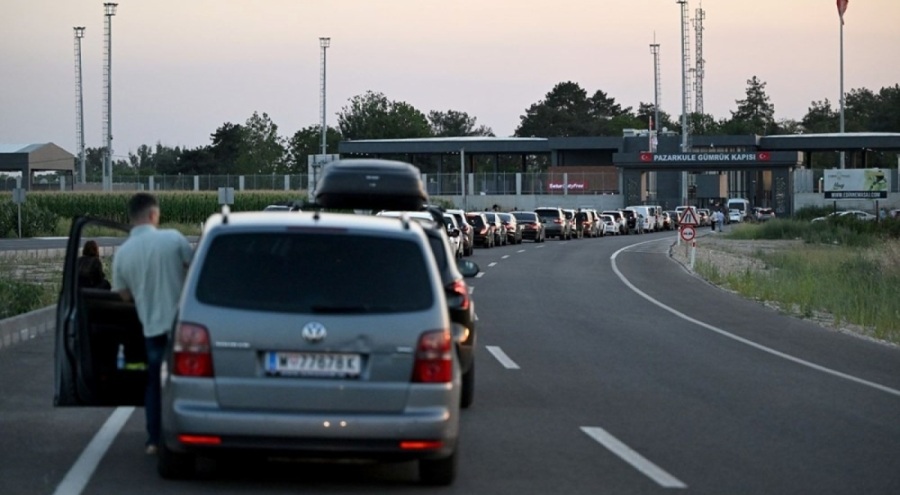 Yangın nedeniyle kapatılan İpsala Sınır Kapısı yeniden hizmete açıldı