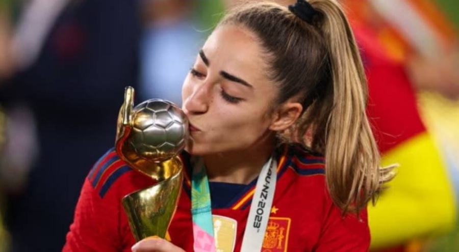 FIFA Kadınlar Dünya Kupası'nı kazandı babasının öldüğünü öğrendi