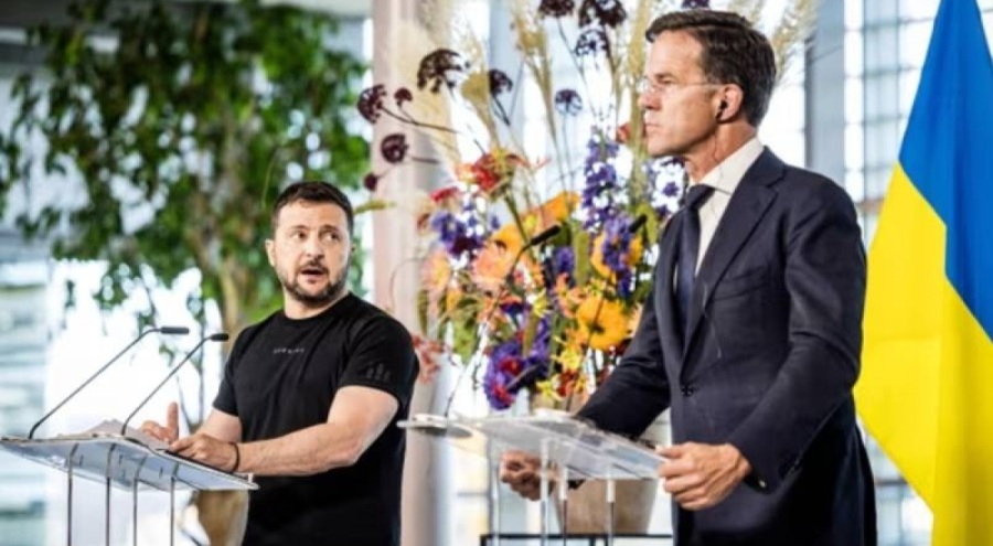 Hollanda ve Danimarka'dan Ukrayna'ya F-16 savaş jeti