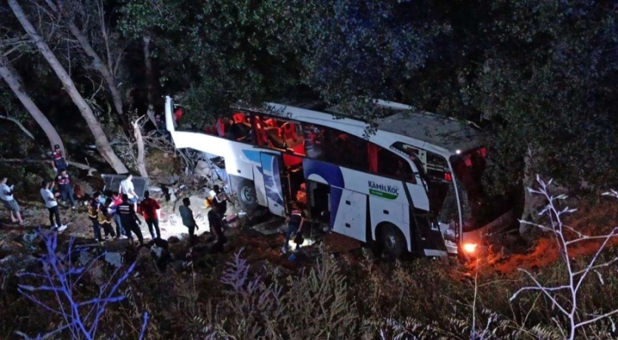 12 kişinin öldüğü feci kazada otobüsün son görüntüleri ortaya çıktı!