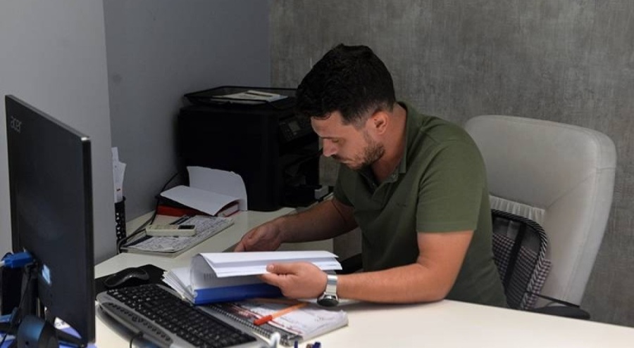 Avukatın baro kimliğini kullanıp milyonlarca lira dolandırdılar