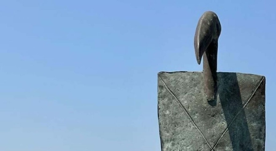 Milas'taki festivalde 50 bin euroluk bronz heykelin başı çalındı