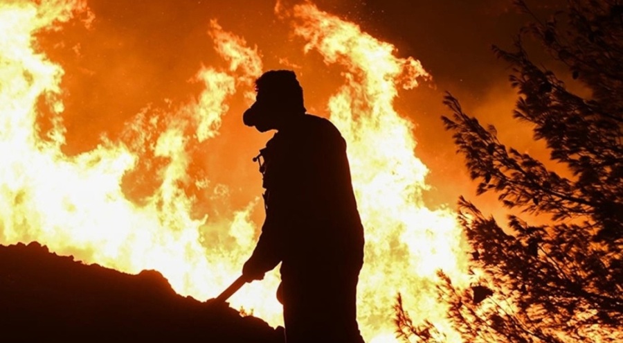 Yunanistan'da Türk köylerine sıçrayan yangın kontrol altına alındı