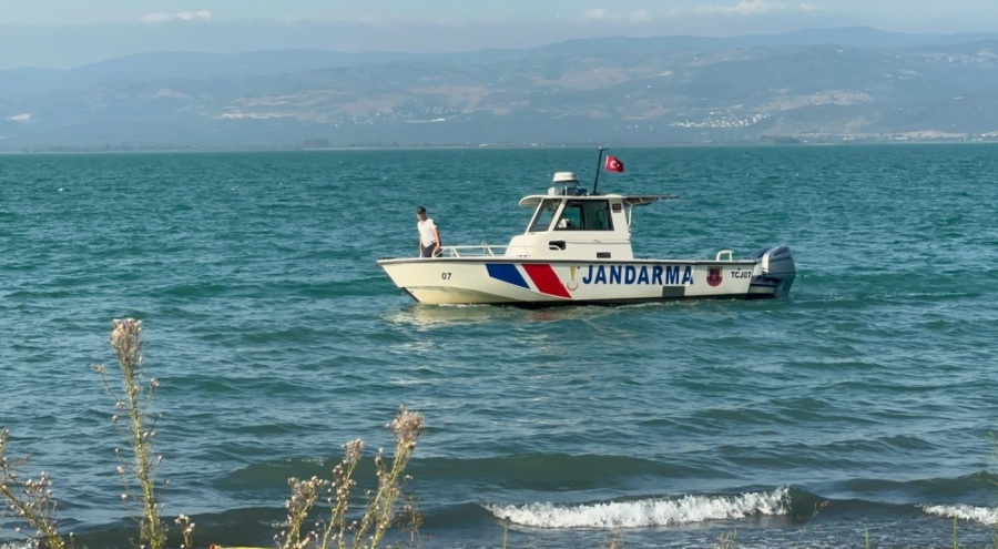 Bursa'da İznik Gölü'ne serinlemek için giren çocuk boğuldu