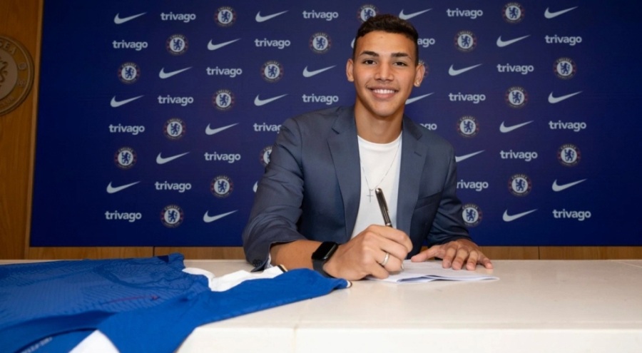 Chelsea 18 yaşındaki Brezilyalı golcüyü kadrosuna kattı