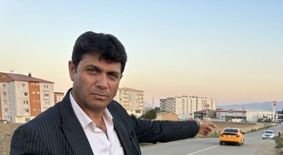 Kabristanda yer kalmadı, mezarlar yola taştı!