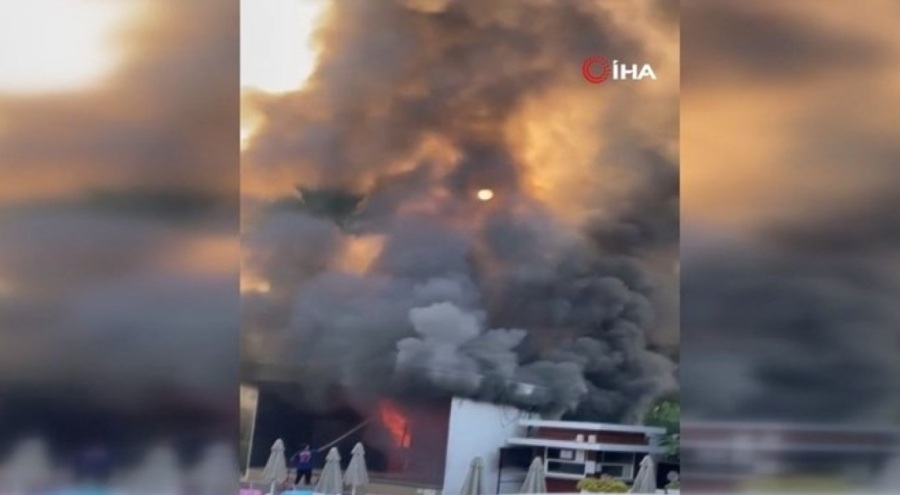 Marmaris'te korkutan otel yangını!  Tatilciler tahliye edildi